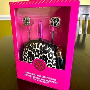 Macbeth Animal Print Earphones with Mic and Zip Pouch New in Box
